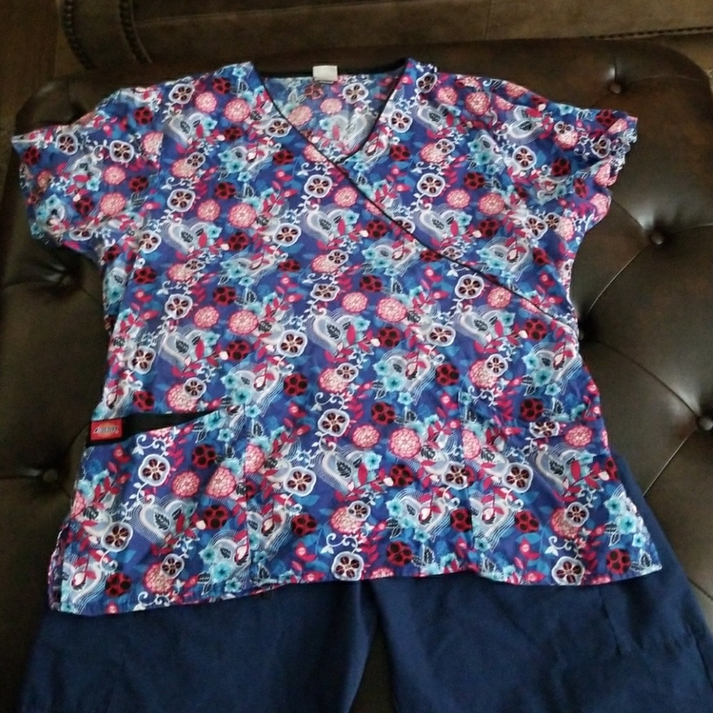 Cute dickies ladybug top scrub outfit & blue pant